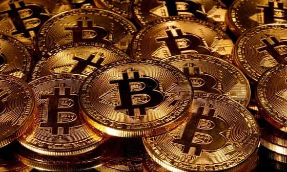 Τα νομίσματα εξόρυξης Bitcoin αριστερά